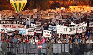 Tens of thousands of Israelis have taken to the streets of Tel Aviv to demand the immediate withdrawal of the Israel army and settlers from Palestinian territories